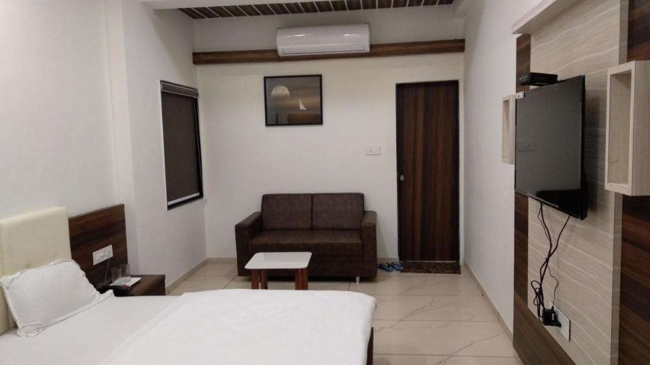 Hotel The Grand Shiva Gondal Luaran gambar