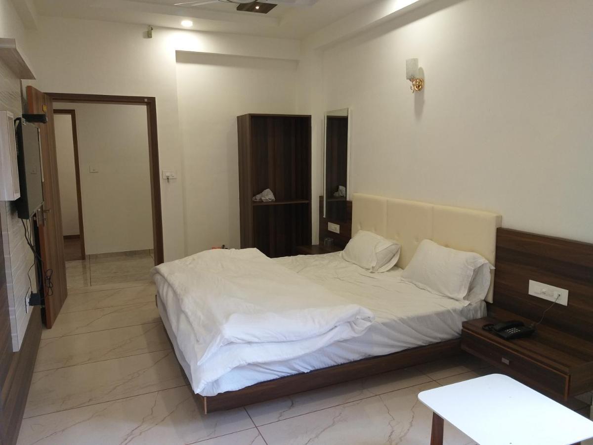 Hotel The Grand Shiva Gondal Luaran gambar