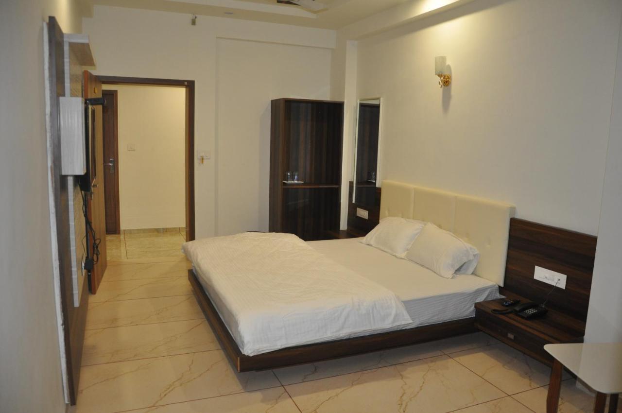 Hotel The Grand Shiva Gondal Luaran gambar